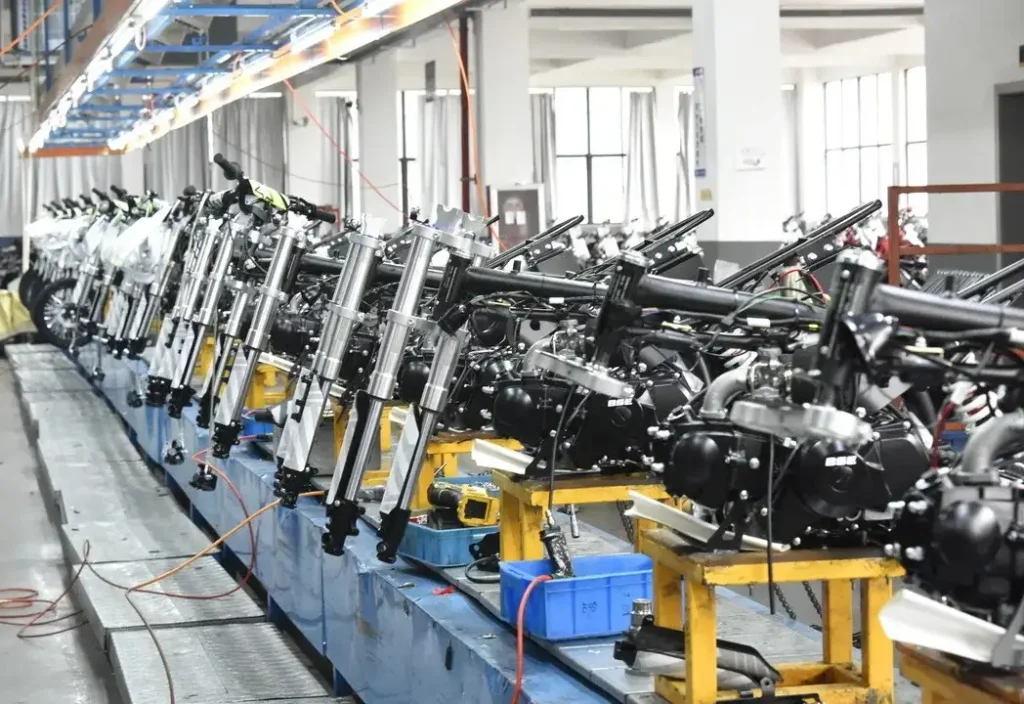 Shormar dirt bike manufacturing facility and professional assembly line in China
